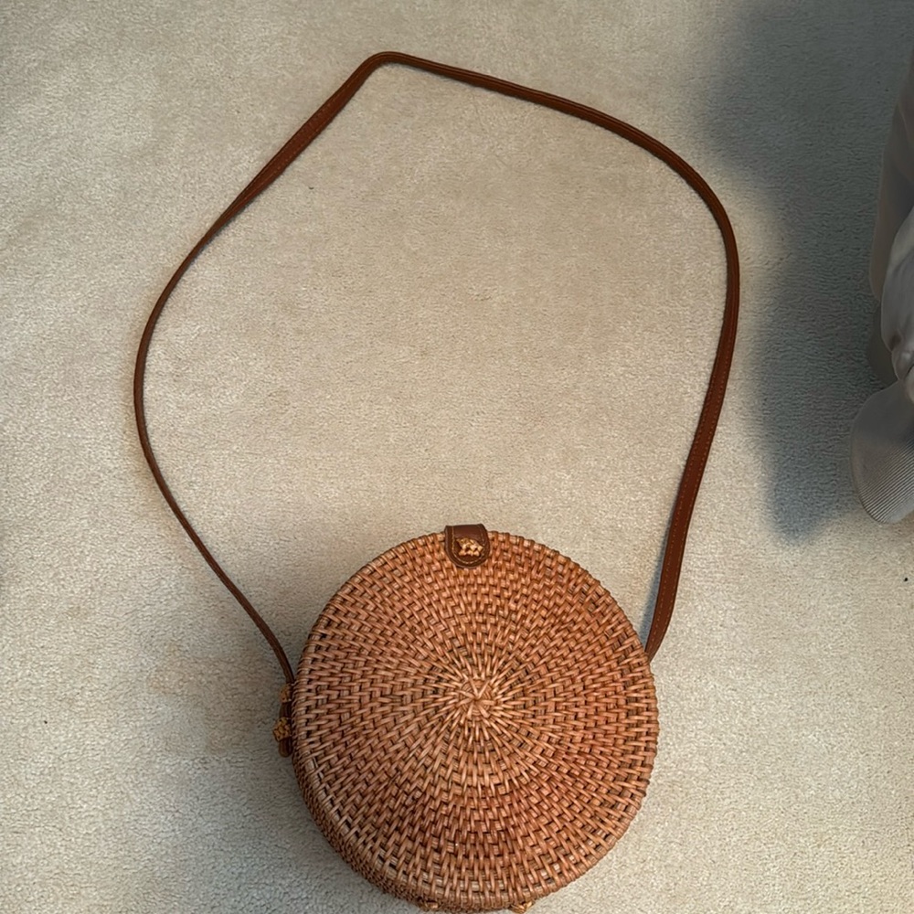 Wicker crossbody for summer